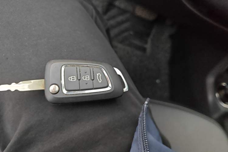 Used Dongfeng Aeolus AX4 2017 1.6L DCT Trendy Style Vehicle Key