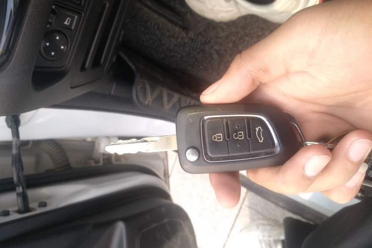 Used Dongfeng Aeolus AX4 2017 1.6L Manual ChaoShang Model Vehicle Key