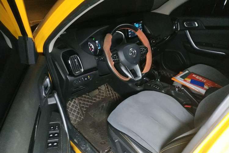 Used Dongfeng Aeolus AX4 2017 1.6L DCT Trendy Style Driver Seat