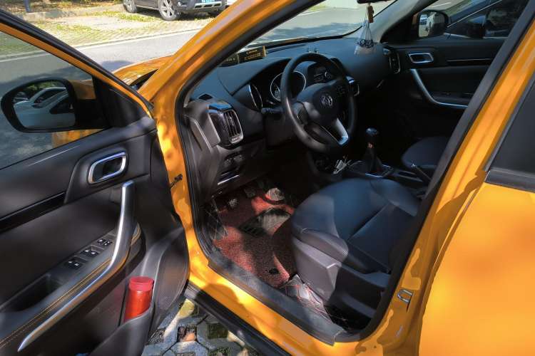Used Dongfeng Aeolus AX4 2017 1.6L Manual Comfort Model Driver Seat