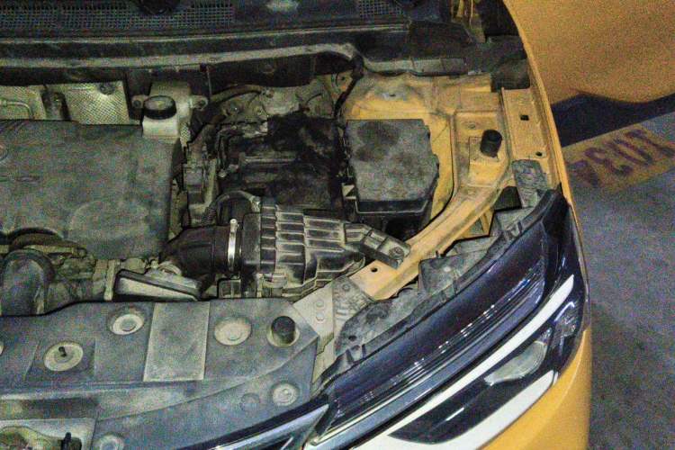 Used Dongfeng Aeolus AX4 2017 1.6L DCT Trendy Style Engine Bay Left