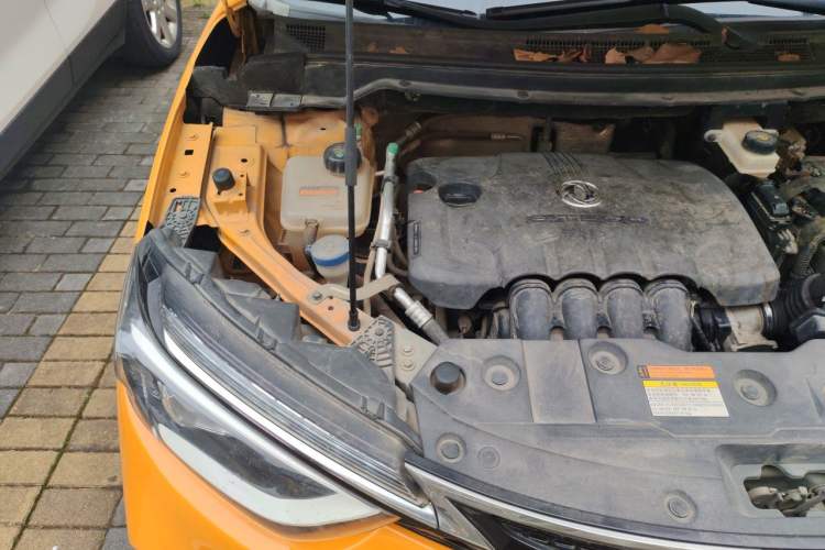 Used Dongfeng Aeolus AX4 2017 1.6L Manual ChaoShang Model Engine Bay Right