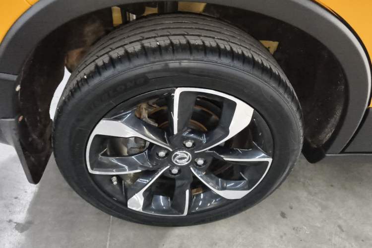 Used Dongfeng Aeolus AX4 2017 1.4T DCT Trendy & Stylish Model Exterior 8