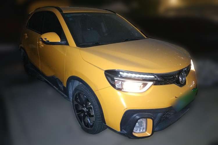 Used Dongfeng Aeolus AX4 2017 1.6L DCT Trendy Style Front Right 45 Deg