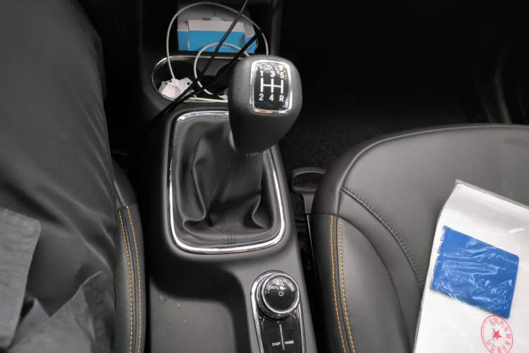 Used Dongfeng Aeolus AX4 2017 1.6L Manual Chao Yue Model Gear Lever
