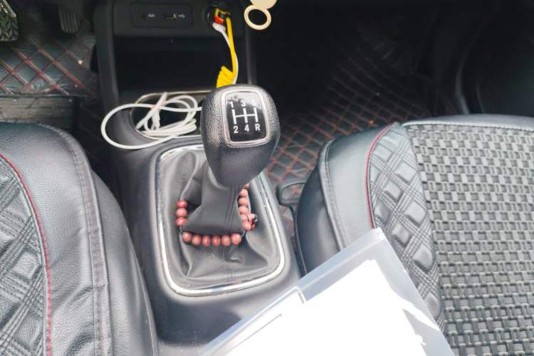 Used Dongfeng Aeolus AX4 2017 1.6L Manual ChaoShang Model Gear Lever