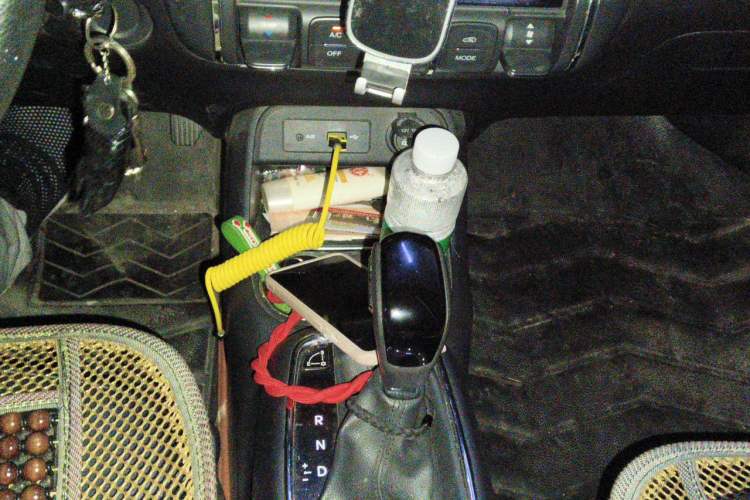 Used Dongfeng Aeolus AX4 2017 1.6L DCT Trendy Style Gear Lever