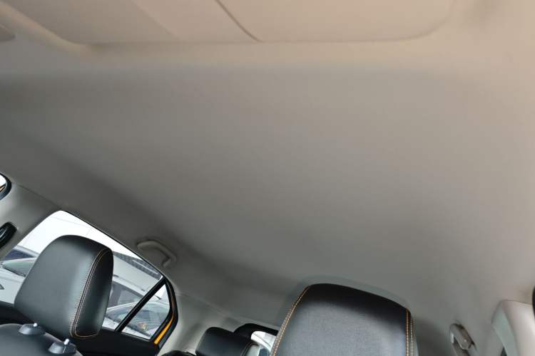 Used Dongfeng Aeolus AX4 2017 1.6L DCT Trendy Style Headliner