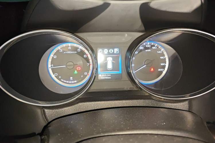 Used Dongfeng Aeolus AX4 2017 1.6L DCT Trendy Style Instrument Cluster