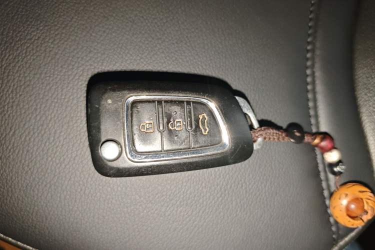 Used Dongfeng Aeolus AX4 2017 1.6L DCT Trendy Style Interior 1