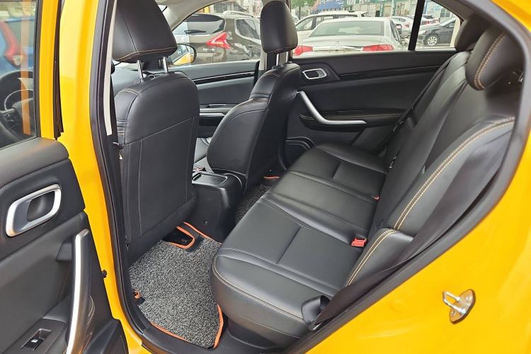 Used Dongfeng Aeolus AX4 2017 1.6L DCT Trendy Style Interior 3