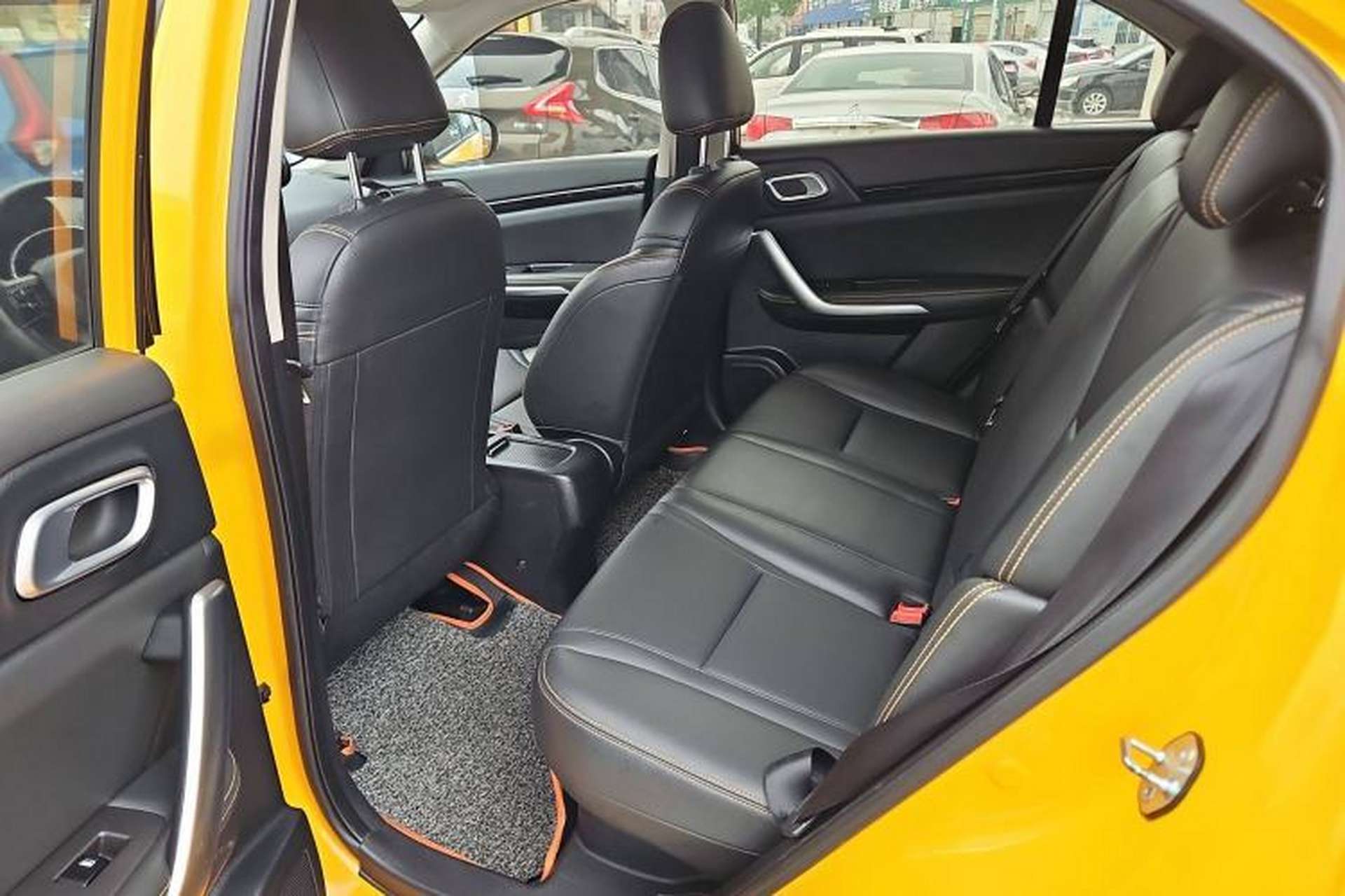 Used Dongfeng Aeolus AX4 2017 1.6L DCT Trendy Style Interior 3