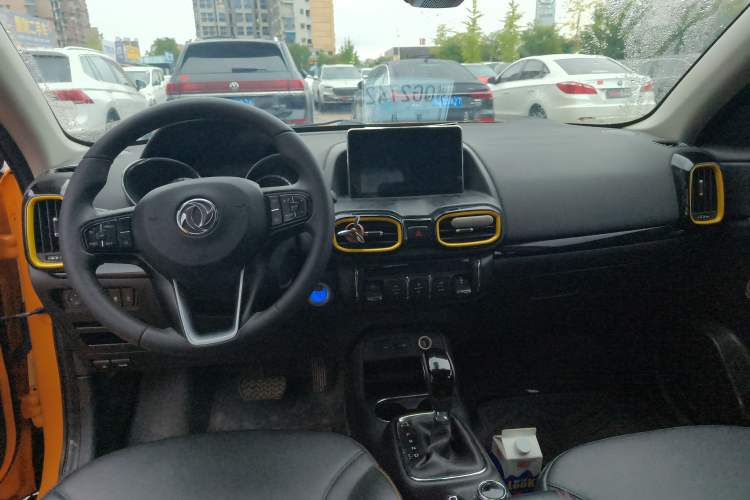 Used Dongfeng Aeolus AX4 2017 1.4T DCT Trendy Edition Interior 3