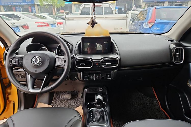 Used Dongfeng Aeolus AX4 2017 1.6L DCT Trendy Style Interior 4