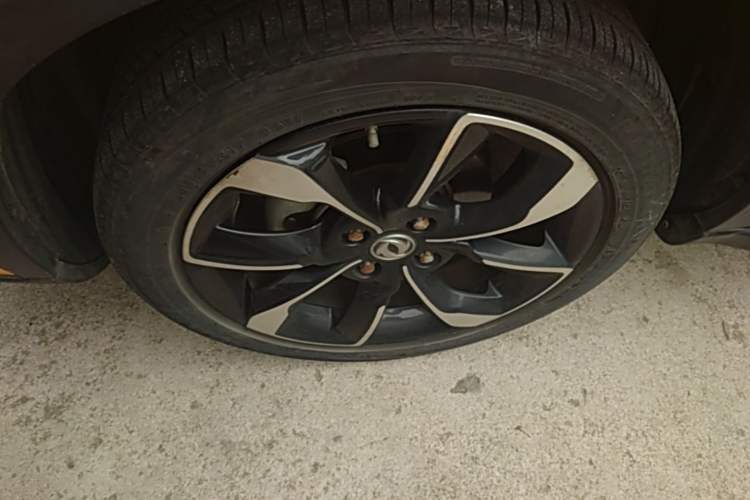 Used Dongfeng Aeolus AX4 2017 1.4T DCT Trendy & Stylish Model Left Front Wheel Hub