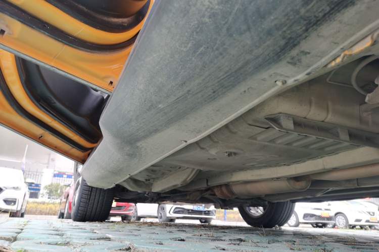 Used Dongfeng Aeolus AX4 2017 1.6L DCT Trendy Style Left Side Sill