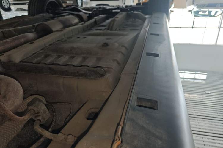 Used Dongfeng Aeolus AX4 2017 1.6L DCT Trendy Style Left Side Sill