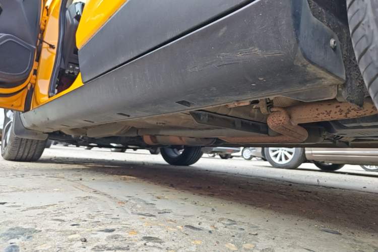 Used Dongfeng Aeolus AX4 2017 1.6L DCT Trendy Style Left Side Sill
