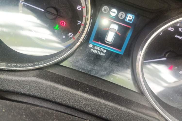 Used Dongfeng Aeolus AX4 2017 1.6L DCT Trendy Style Odometer Close Up