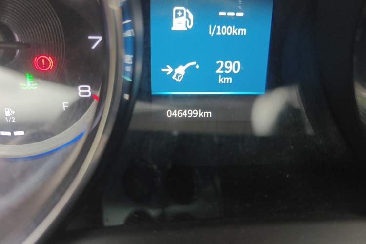 Used Dongfeng Aeolus AX4 2017 1.6L DCT Trendy Style Odometer Close Up
