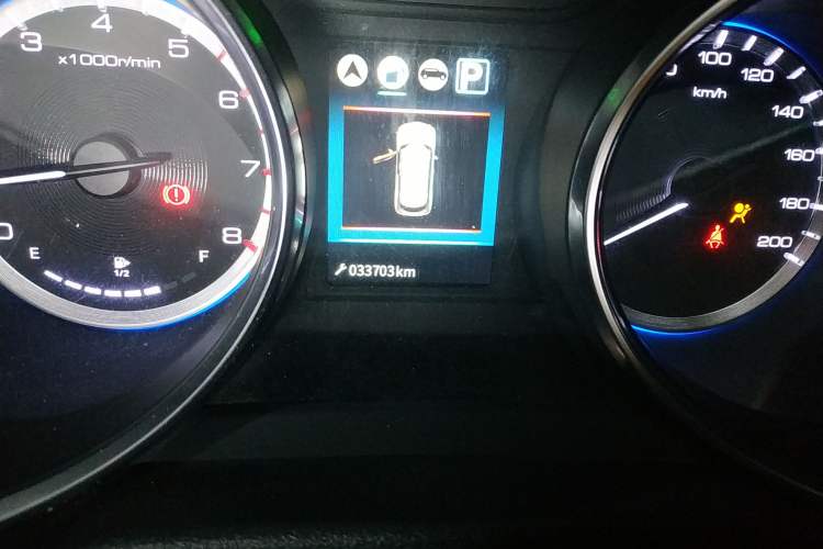 Used Dongfeng Aeolus AX4 2017 1.6L DCT Trendy Style Odometer Close Up