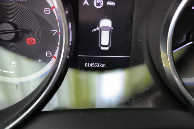 Used Dongfeng Aeolus AX4 2017 1.6L Manual Comfort Model Odometer Close Up