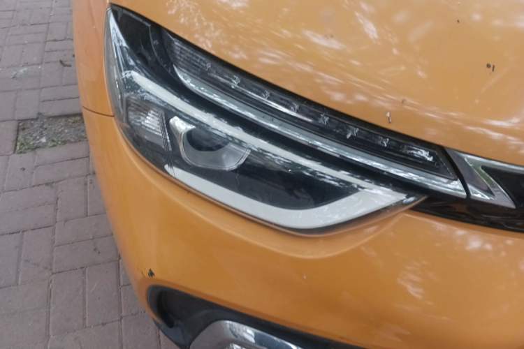 Used Dongfeng Aeolus AX4 2017 1.6L DCT Trendy Style Right Front Headlight