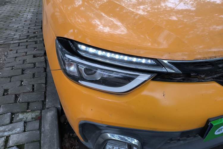 Used Dongfeng Aeolus AX4 2017 1.6L Manual Chao Yue Model Right Front Headlight
