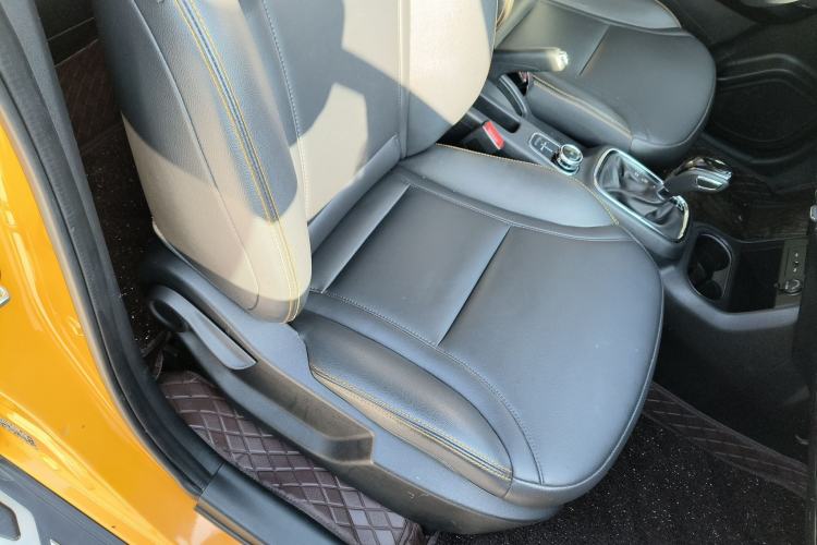Used Dongfeng Aeolus AX4 2017 1.4T DCT Trendy Edition Right Front Seat
