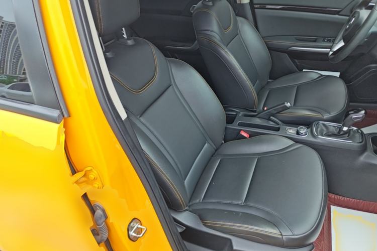 Used Dongfeng Aeolus AX4 2017 1.6L DCT Trendy Style Right Front Seat