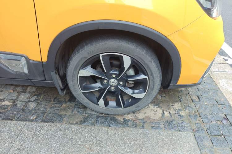 Used Dongfeng Aeolus AX4 2017 1.6L DCT Trendy Style Right Front Wheel Hub