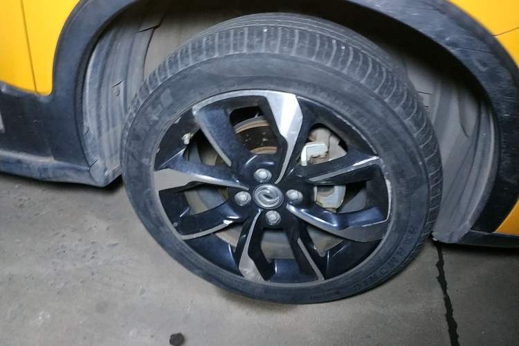 Used Dongfeng Aeolus AX4 2017 1.6L DCT Trendy Style Right Front Wheel Hub