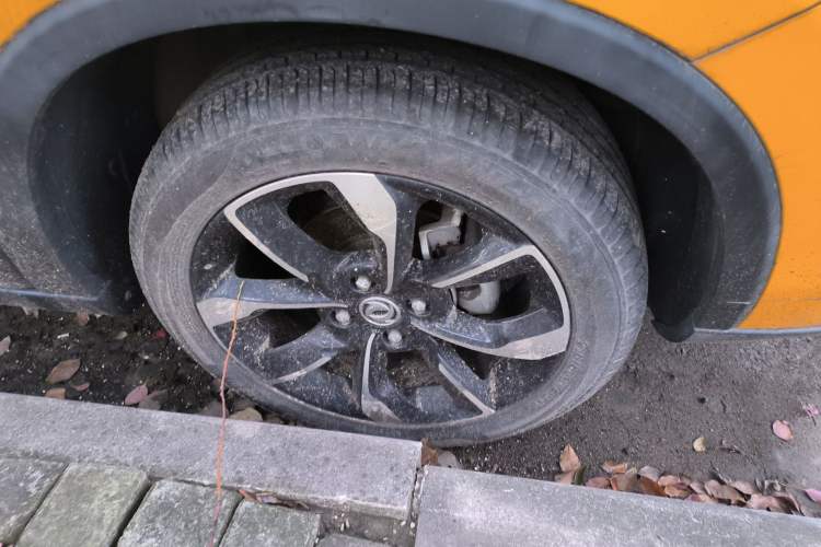 Used Dongfeng Aeolus AX4 2017 1.6L Manual Chao Yue Model Right Front Wheel Hub