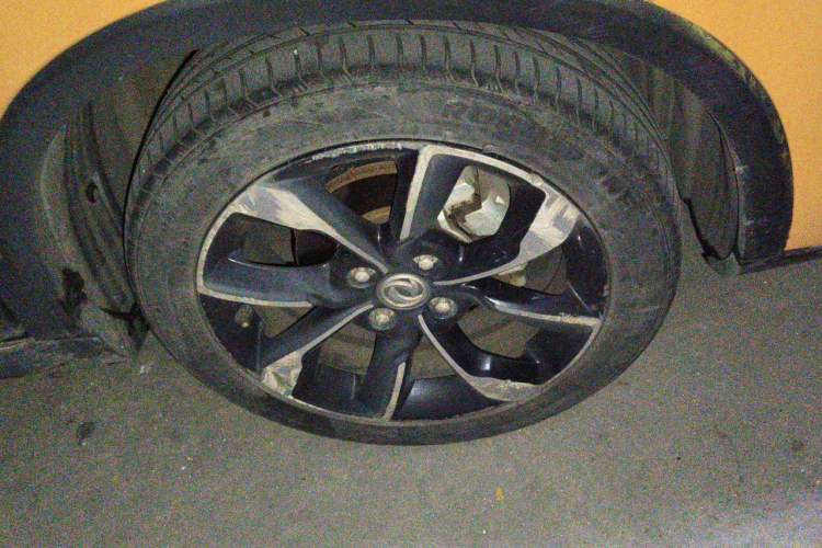Used Dongfeng Aeolus AX4 2017 1.6L DCT Trendy Style Right Front Wheel Hub