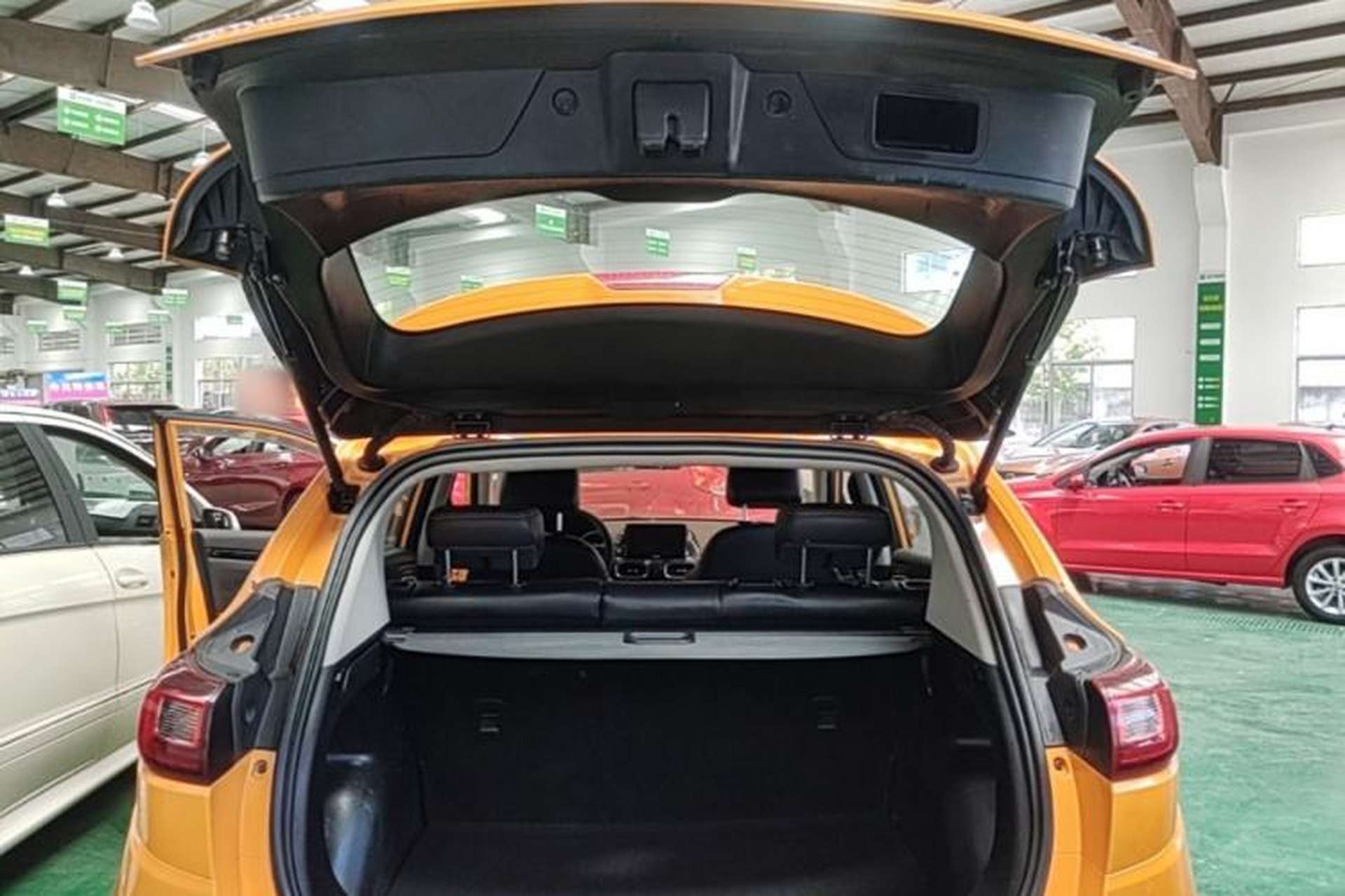 Used Dongfeng Aeolus AX4 2017 1.6L Manual ChaoShang Model Trunk