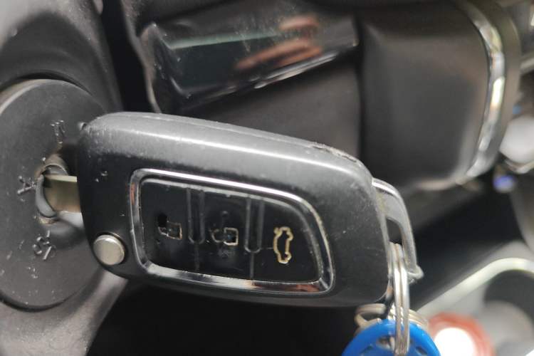 Used Dongfeng Aeolus AX4 2017 1.6L DCT Trendy Style Vehicle Key