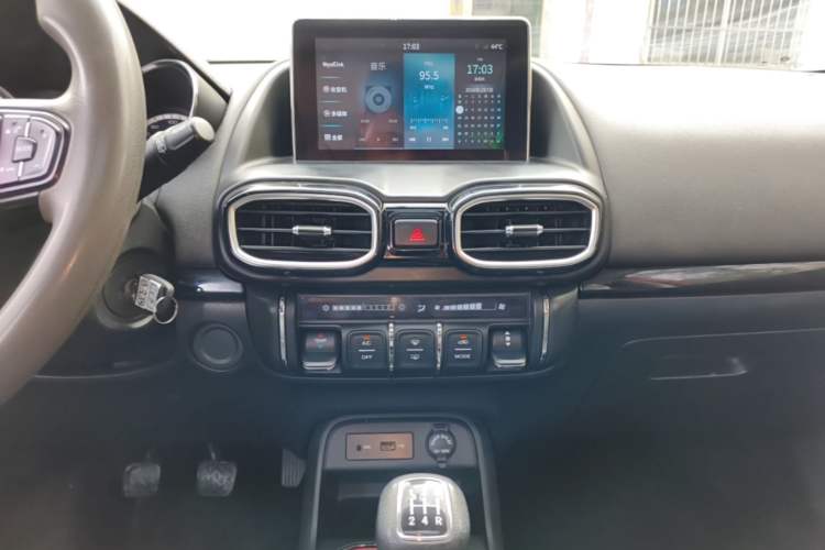 Used Dongfeng Aeolus AX4 2018 1.6L Manual Trendy Model with Sunroof Audio And AC Panel