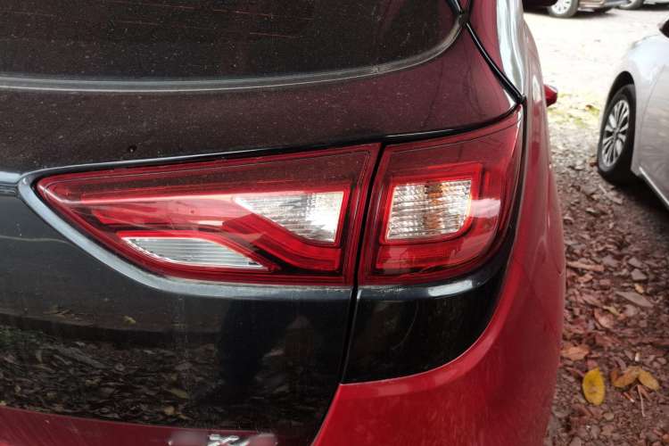 Used Dongfeng Aeolus AX4 2018 1.6L DCT Trendy & Stylish Model with Sunroof Right Rear Taillight