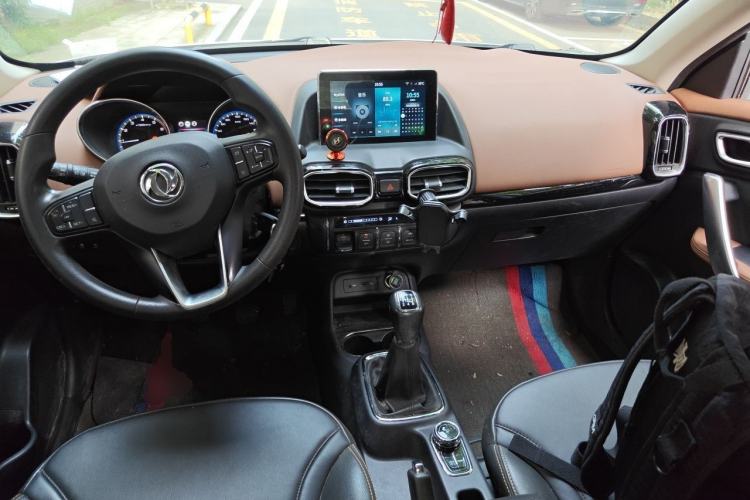Used Dongfeng Aeolus AX4 2018 1.6L Manual Trendy Model with Sunroof Center Console