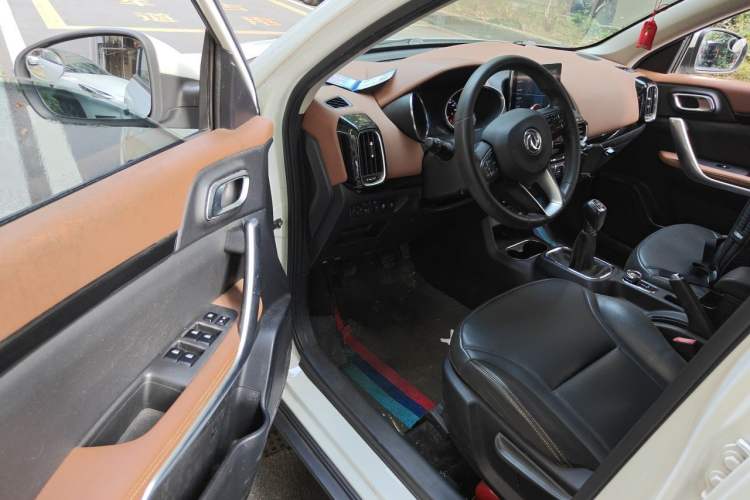 Used Dongfeng Aeolus AX4 2018 1.6L Manual Trendy Model with Sunroof Driver Seat