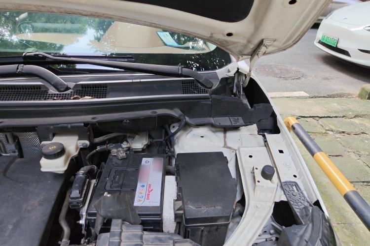 Used Dongfeng Aeolus AX4 2018 1.6L Manual Trendy Model with Sunroof Engine Bay Left