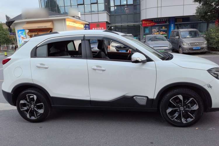 Used Dongfeng Aeolus AX4 2018 1.6L Manual Trendy Model with Sunroof Exterior 2