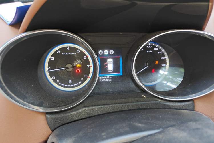 Used Dongfeng Aeolus AX4 2018 1.6L Manual Trendy Model with Sunroof Instrument Cluster