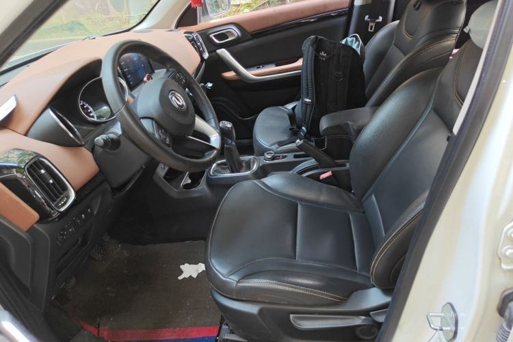 Used Dongfeng Aeolus AX4 2018 1.6L Manual Trendy Model with Sunroof Left Front Seat
