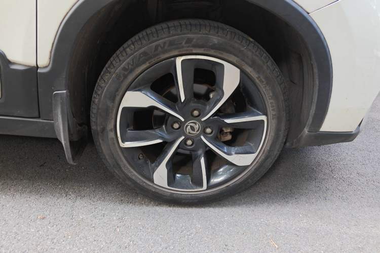 Used Dongfeng Aeolus AX4 2018 1.6L Manual Trendy Model with Sunroof Right Front Wheel Hub