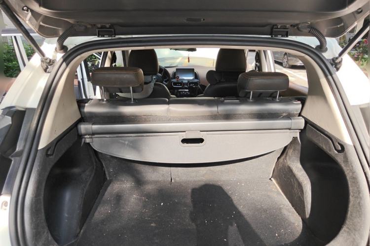 Used Dongfeng Aeolus AX4 2018 1.6L Manual Trendy Model with Sunroof Trunk