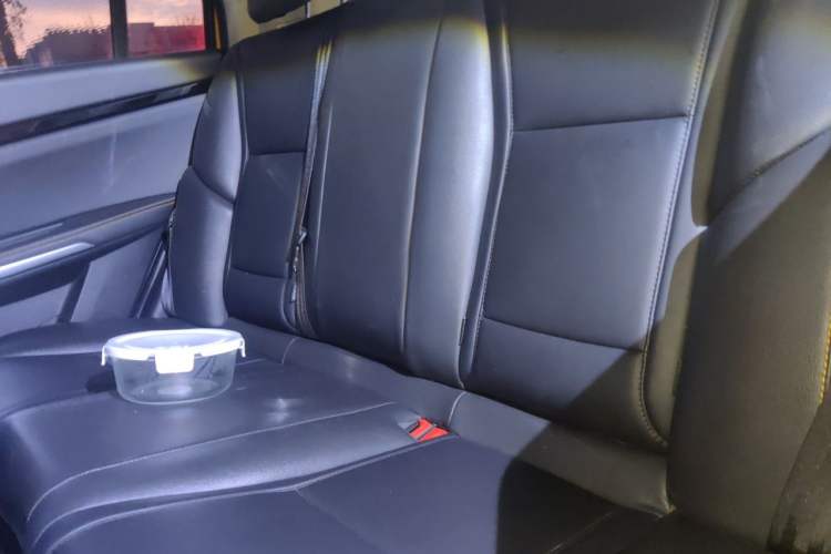 Used Dongfeng Aeolus AX4 2018 1.6L DCT Trendy & Stylish Model with Sunroof Left Rear Seat