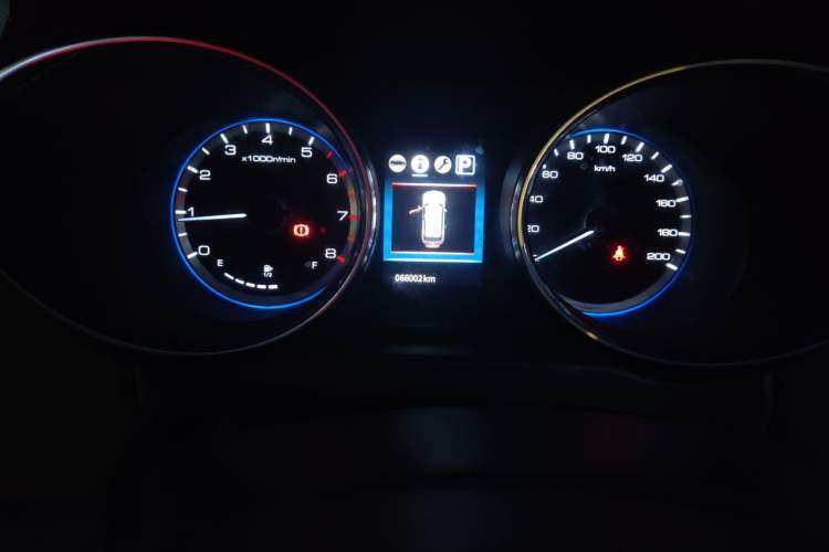 Used Dongfeng Aeolus AX4 2018 1.6L DCT Trendy & Stylish Model with Sunroof Odometer Close Up