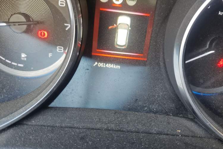 Used Dongfeng Aeolus AX4 2018 1.6L Manual Trendy Model with Sunroof Odometer Close Up