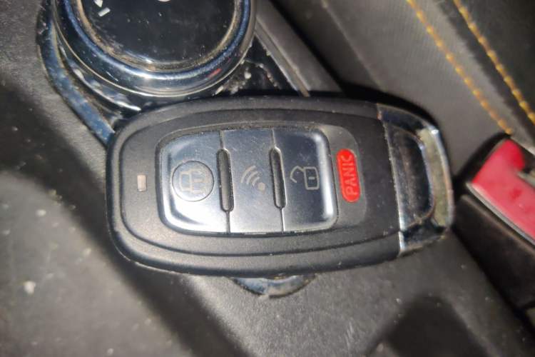 Used Dongfeng Aeolus AX4 2018 1.6L DCT Trendy & Stylish Model with Sunroof Vehicle Key